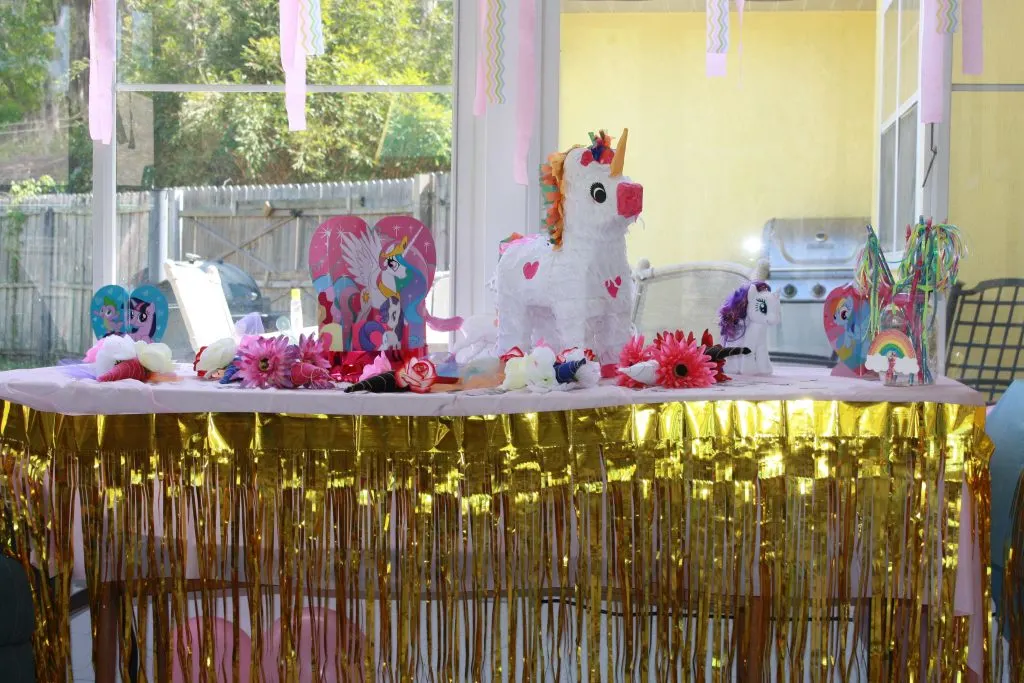 Unicorn birthday party table