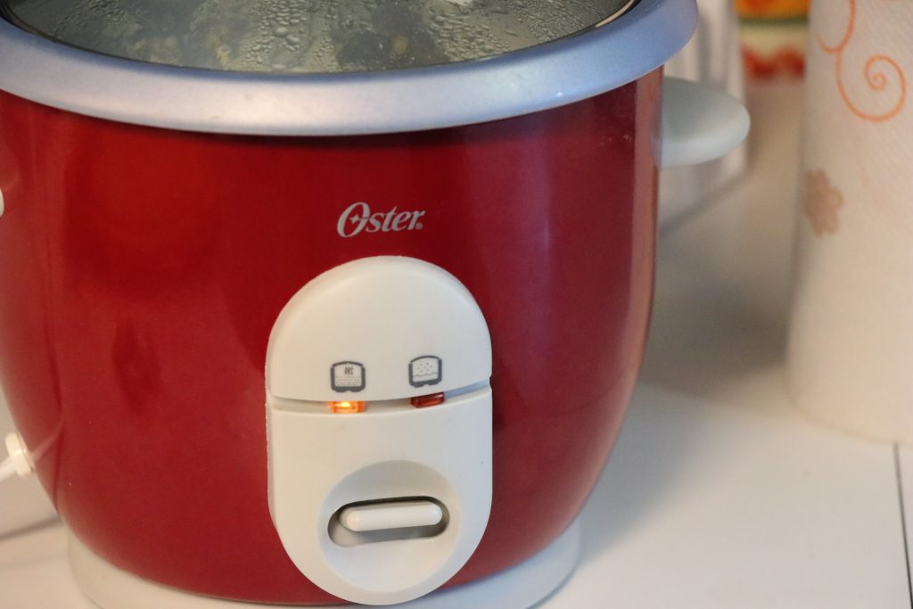 Red rice cooker