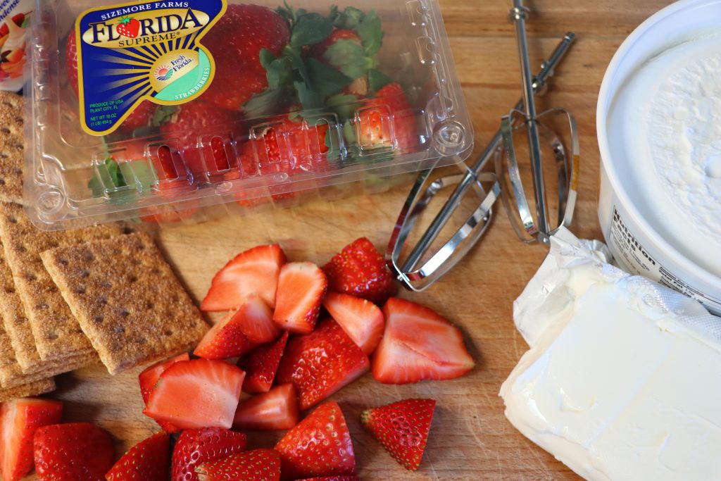 easy no bake strawberry cheesecake lasagna