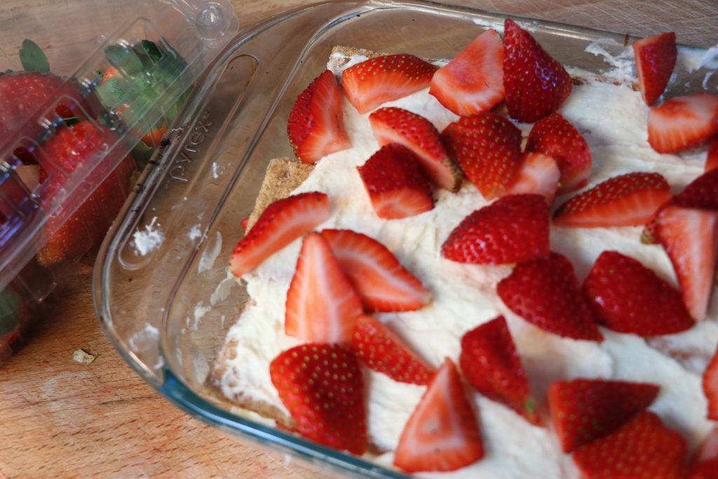 easy no bake strawberry cheesecake lasagna