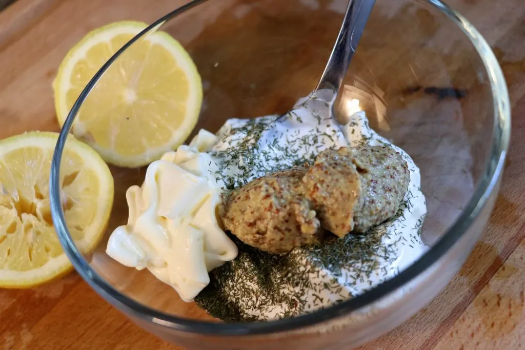 Low carb Keto salmon with creamy dill sauce