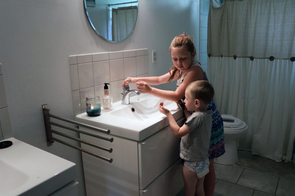 6 Creative Ways to Keep Your Kid's Bathroom Clean