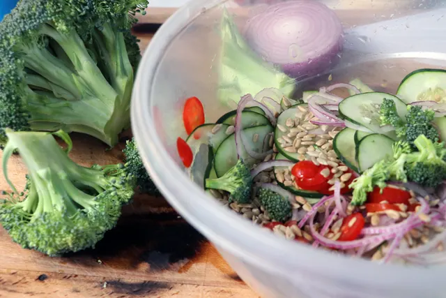 broccoli,-cucumber,-red-onion,-tomato,-sunflower-seeds