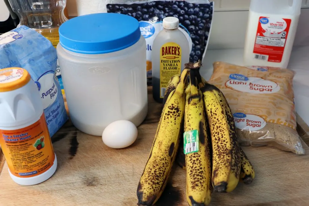 Ripe-bananas-with-Egg,-Sugar,-Flour
