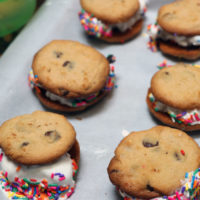 how to make cookie ice cream sandwiches at home