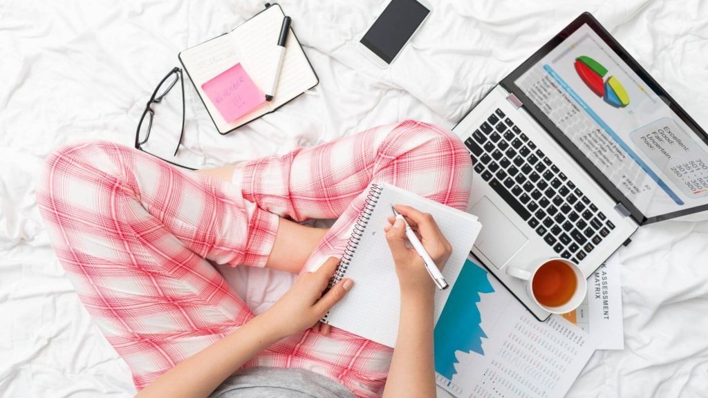How To Balance Out Your Time When You Work From Home