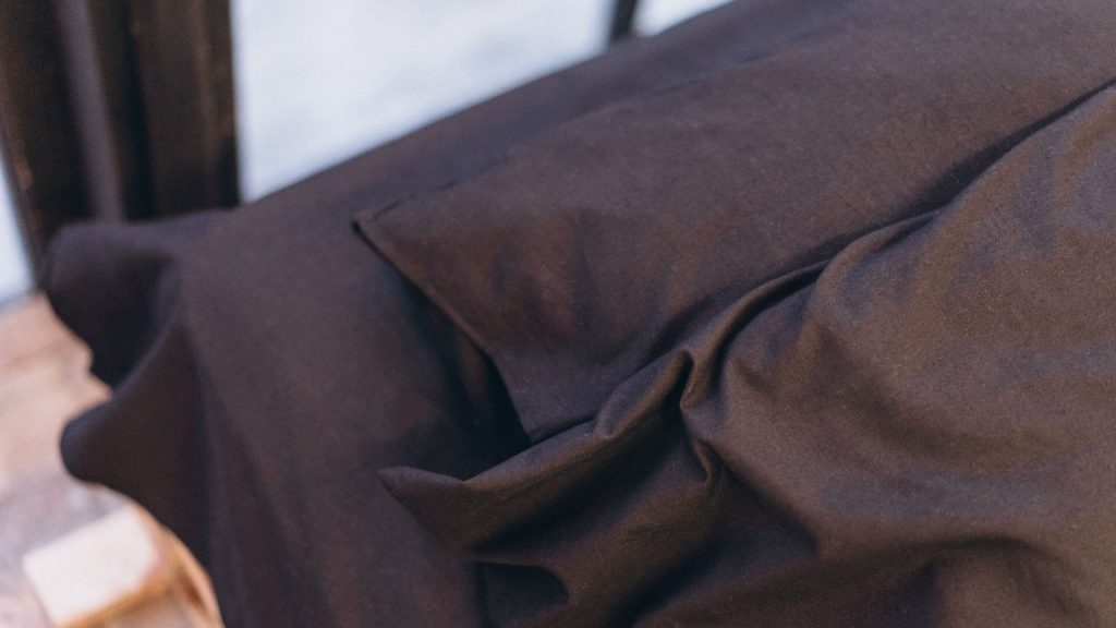 The Key Benefits of Black Pillow Cases
