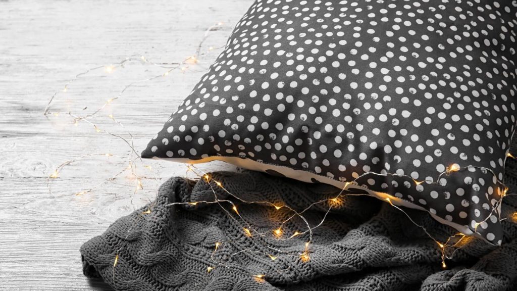 Why The Black Silk Pillowcase Will Never Go Out of Style
