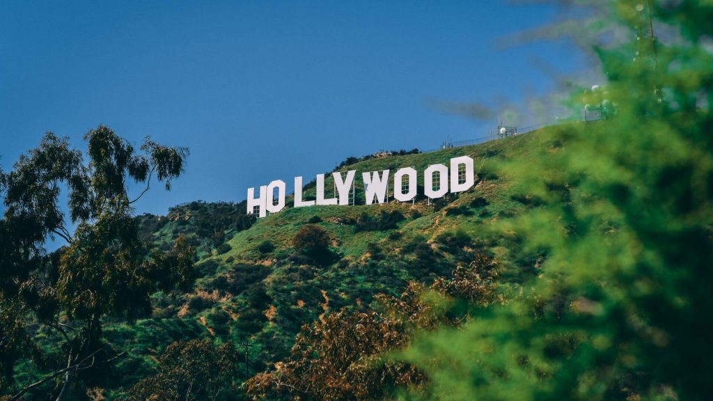 Celebrity Hunting on a Hollywood Tour