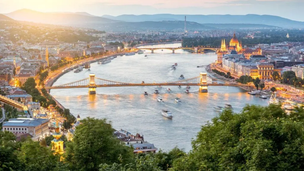 How to choose between Vienna and Budapest