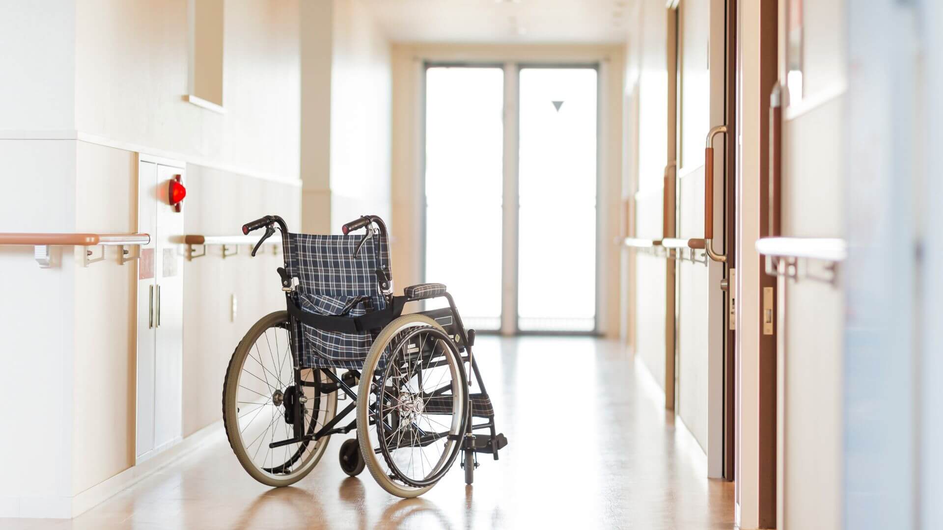 4 Symptoms of Nursing Home Neglect