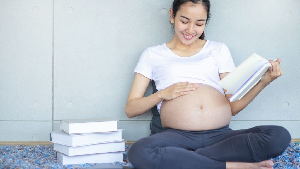 Best 4 books to read to your baby while pregnant