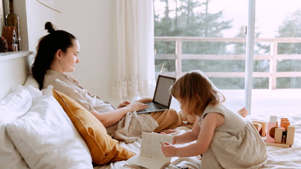 Easy Ways to Save Valuable Time as a Working Mom