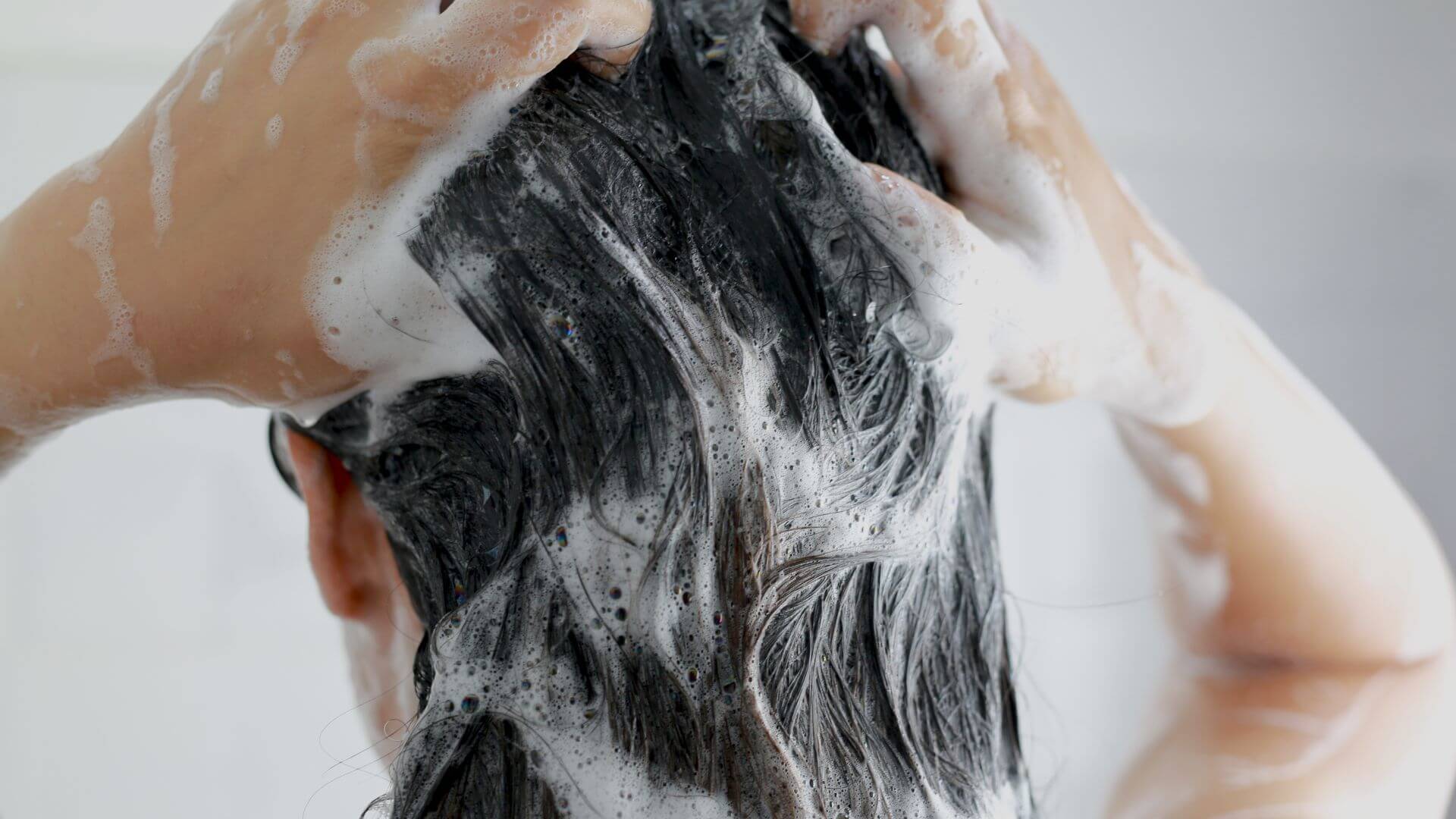 4 Nasties Lurking In Your Shampoo