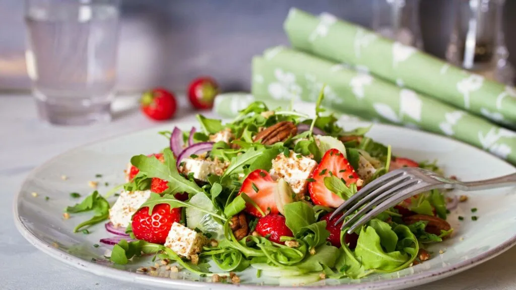 Strawberry and arugula salad