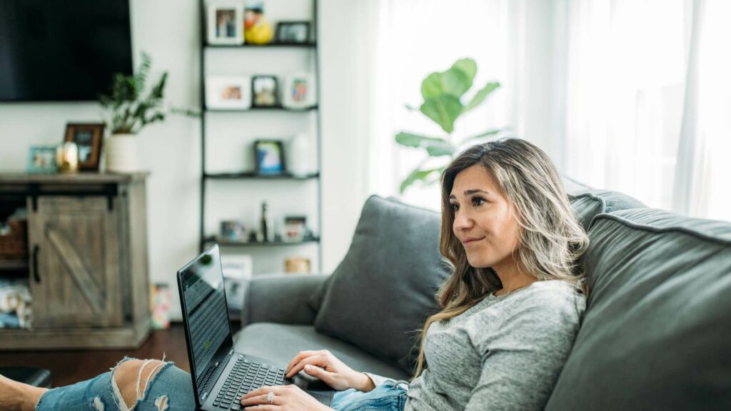 How Can A Home-Staying Mom Run A Kratom Business In 2023
