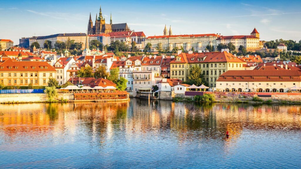 The Rise of Absinthe Cocktails in the Czech Republic