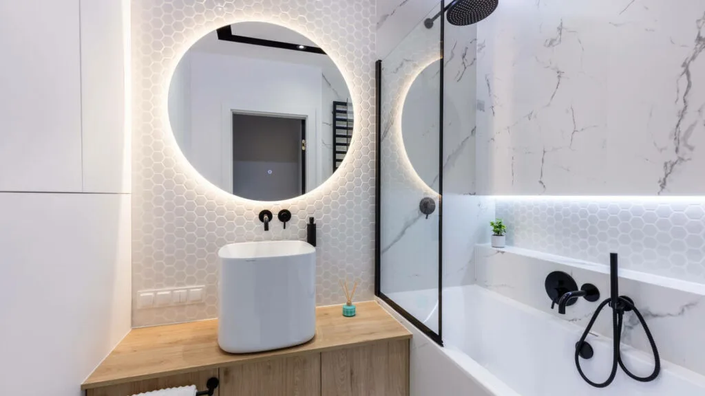 small-luxury-bathroom-design