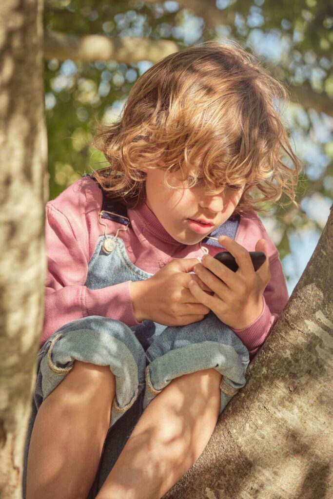 How to Monitor Your Child's Internet Activity 3 Essential Tools