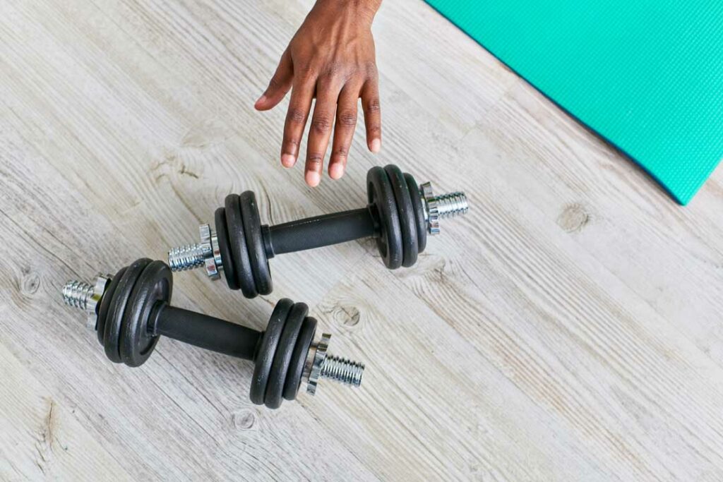 Compact dumbbells for home gyms