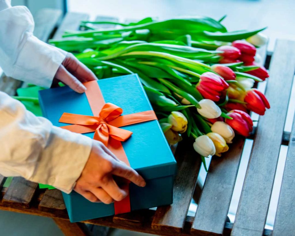 Benefits of giving flowers