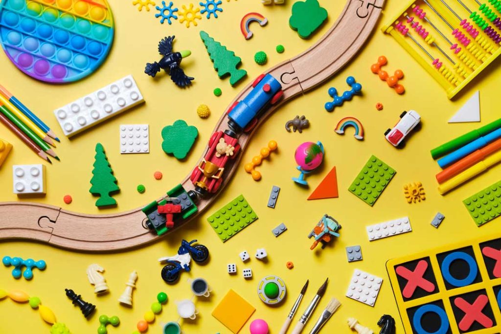 encourage kids to play with toys