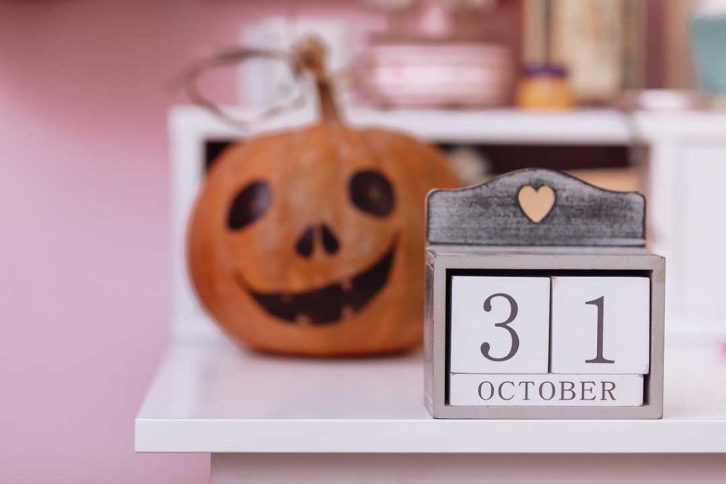 Creating a Simple Halloween Calendar