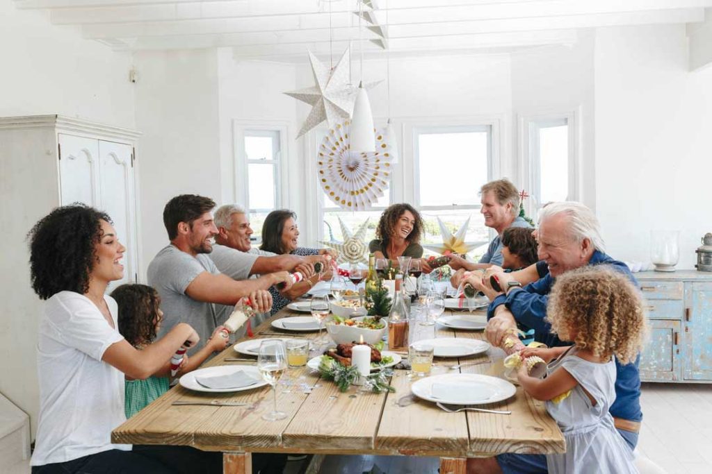 Family having screen-free mealtime together