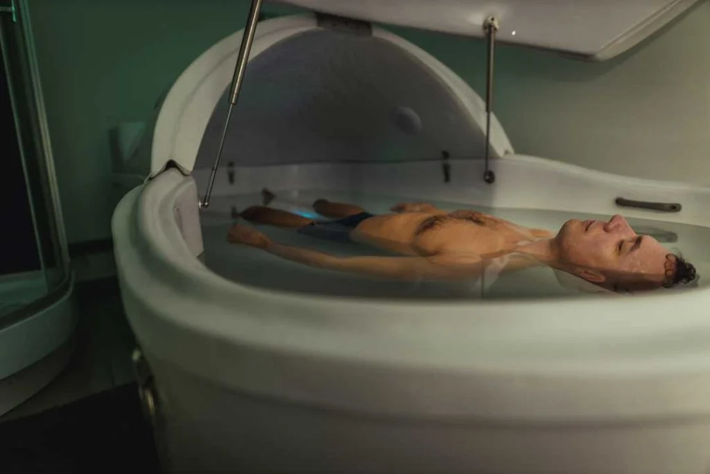 Float therapy sensory deprivation tank
