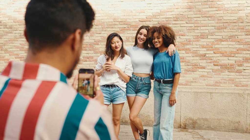 Influencer collaboration for Instagram growth