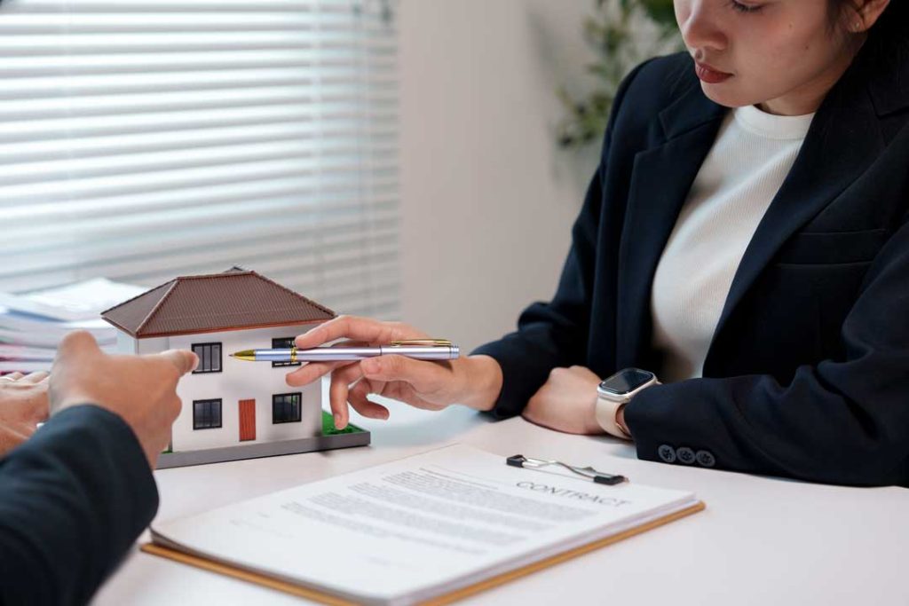Traditional mortgage lenders