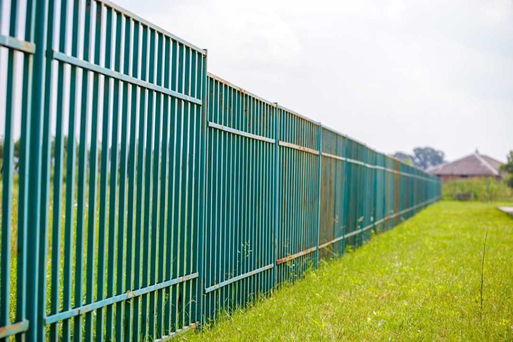 choosing an aluminum fence