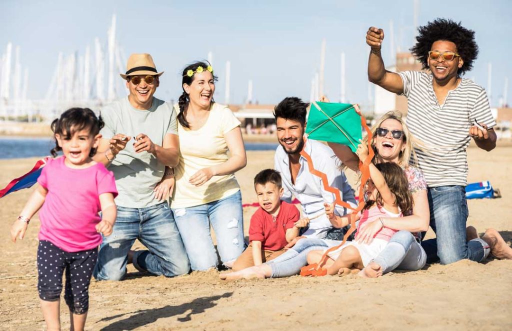 travel with other families