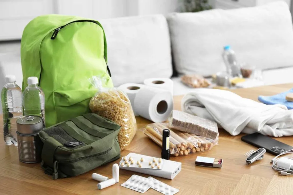 Home storm emergency preparedness kit