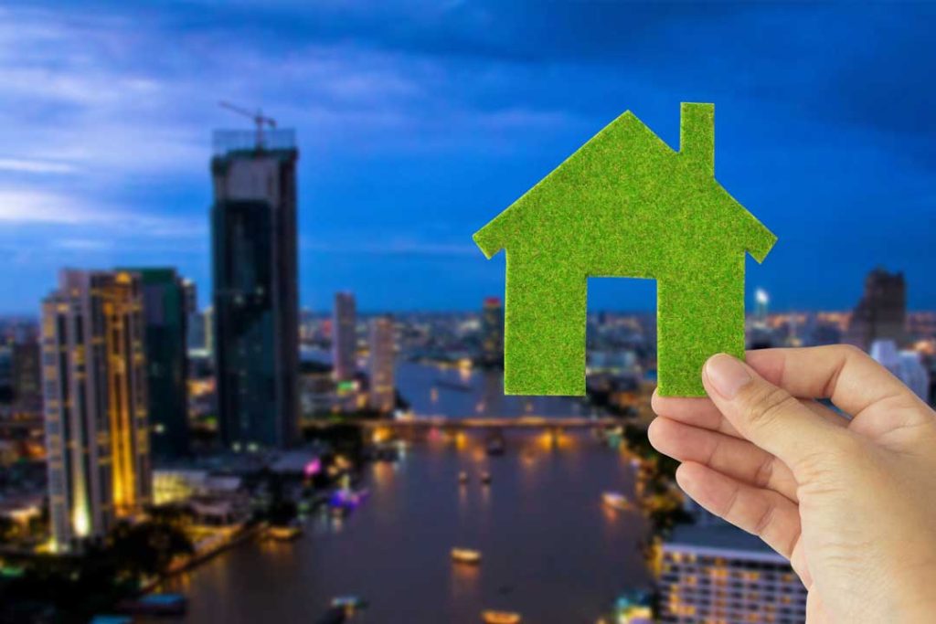 Eco-friendly roof improving air quality in an urban area