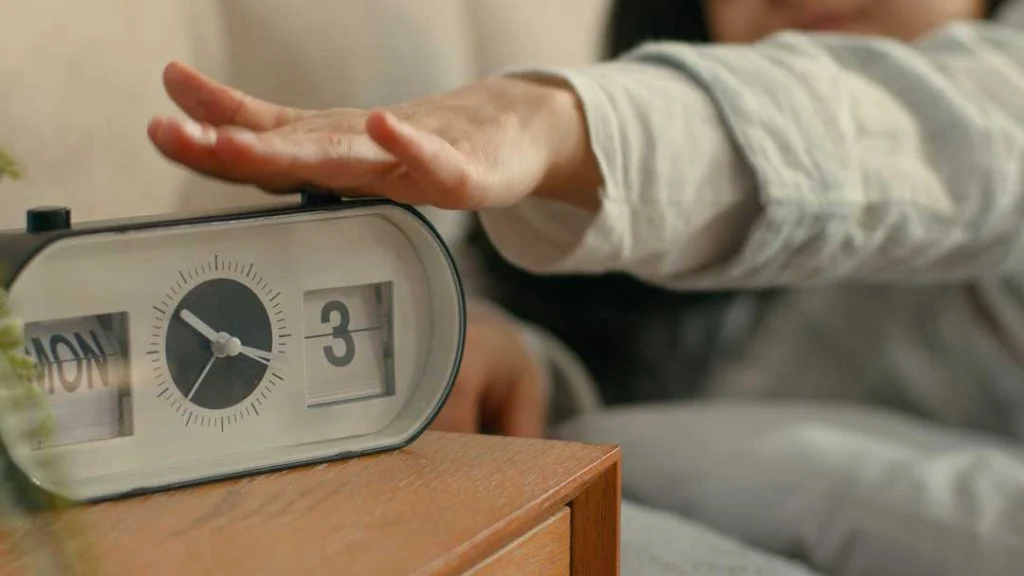 Turning away clock