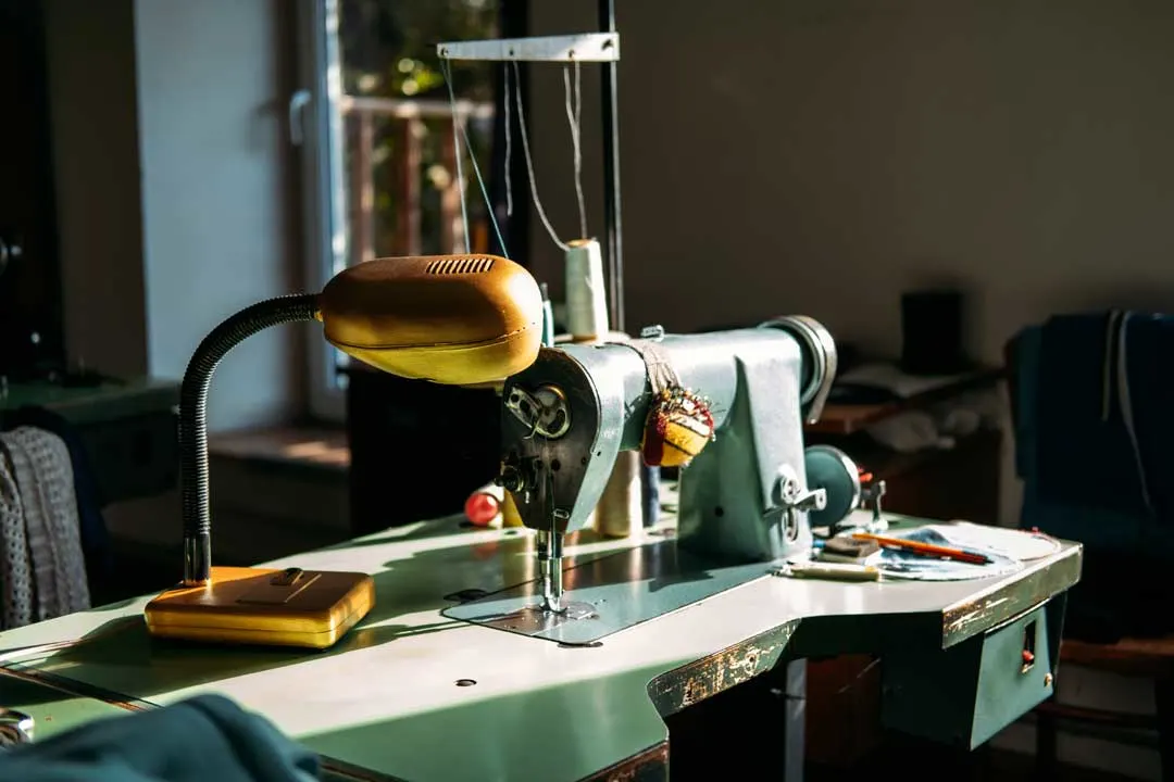 High-quality industrial sewing machine tables by Prizzi