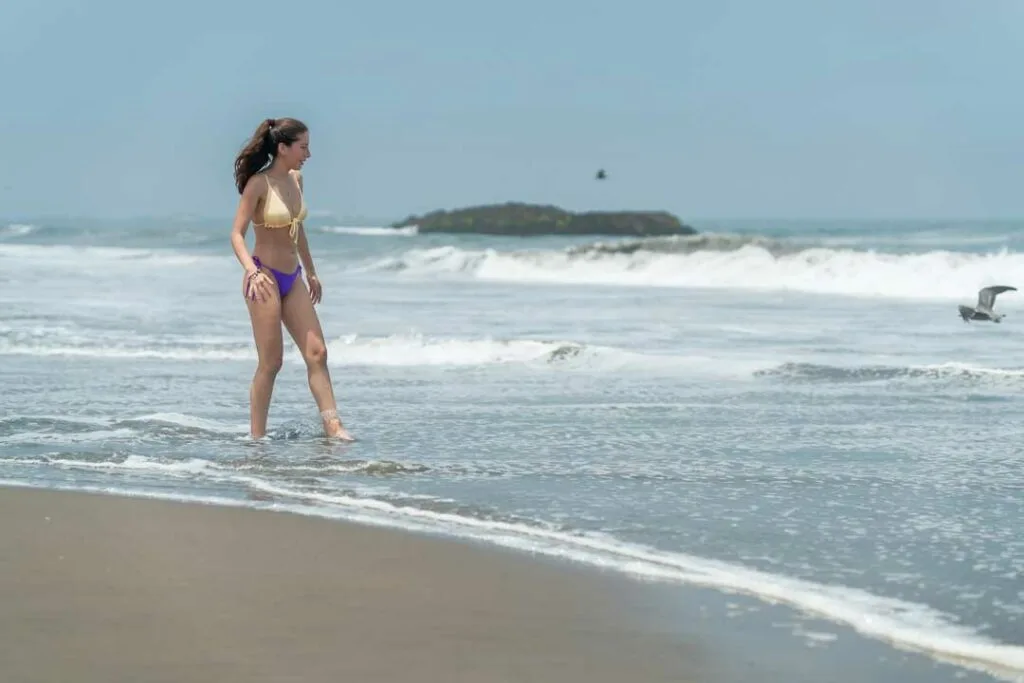 Expat enjoying weekend entertainment by Nicaraguan beach