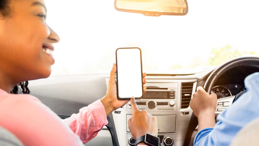 distracted driving and music causing driver distraction