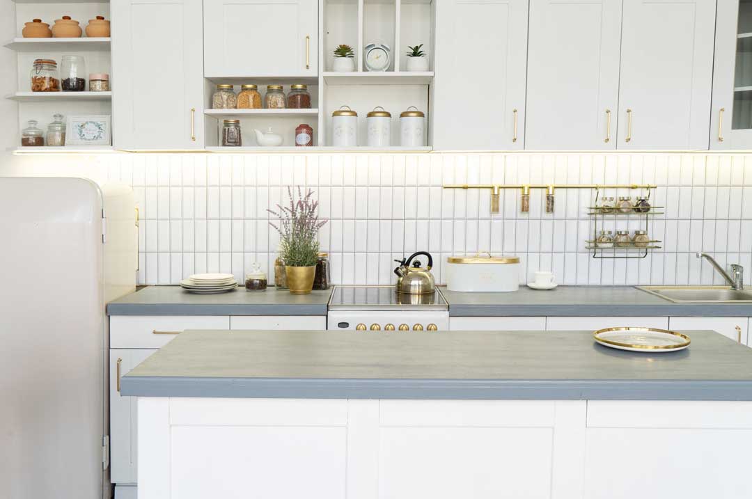 White wholesale kitchen cabinets in modern Naples Florida home